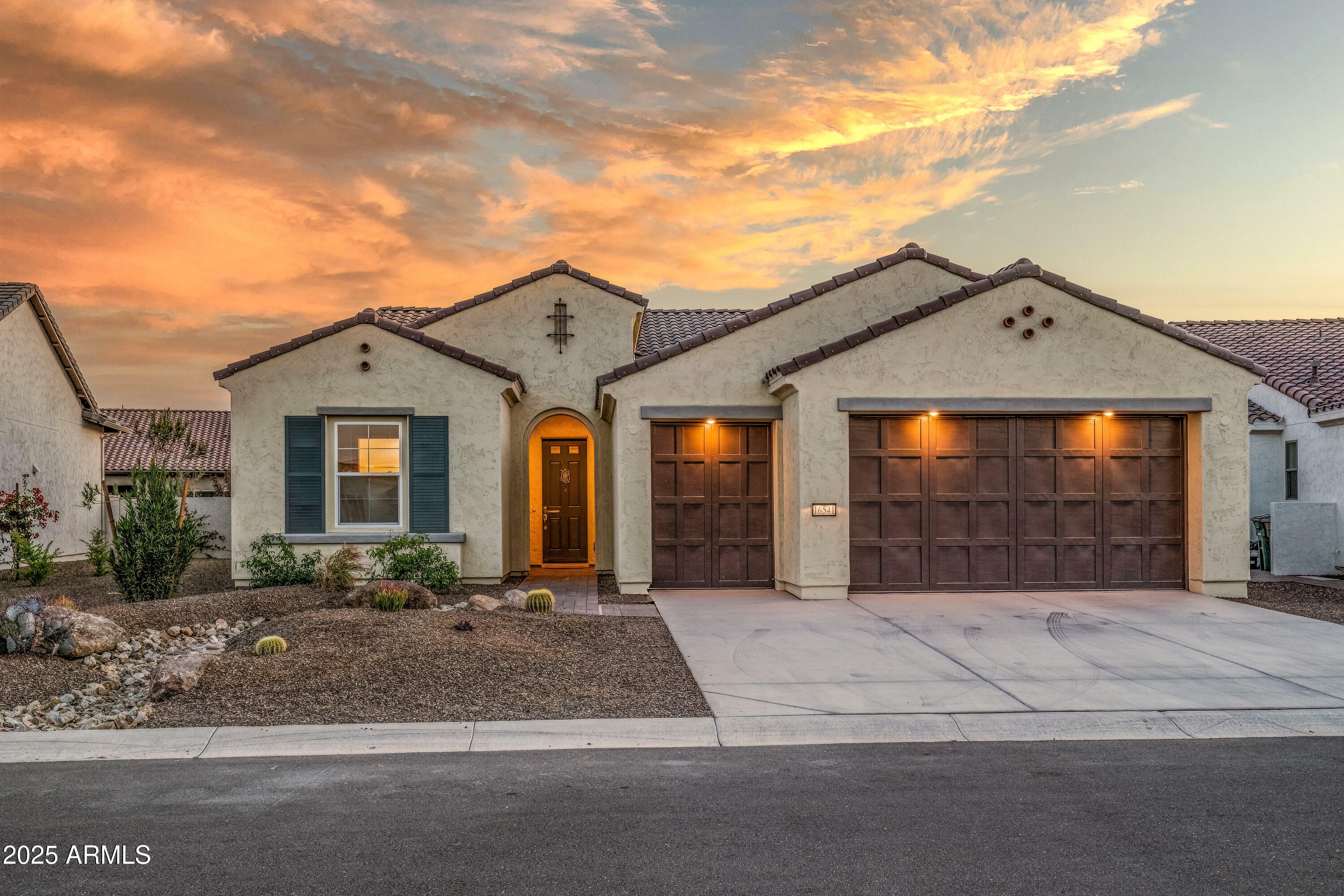 Property Photo: 16541 W Edgemont Avenue AZ 85395