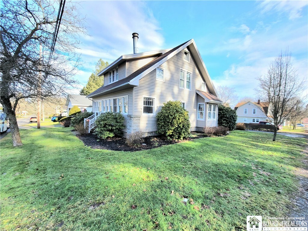 Property Photo:  29 S Butts Avenue  NY 14701 