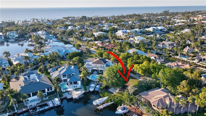 Property Photo:  442 18th Ave S  FL 34102 
