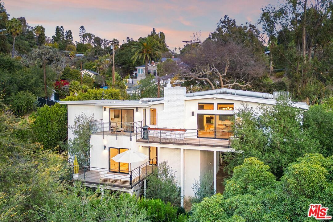 Property Photo: 2785 Laurel Canyon Pl CA 90046