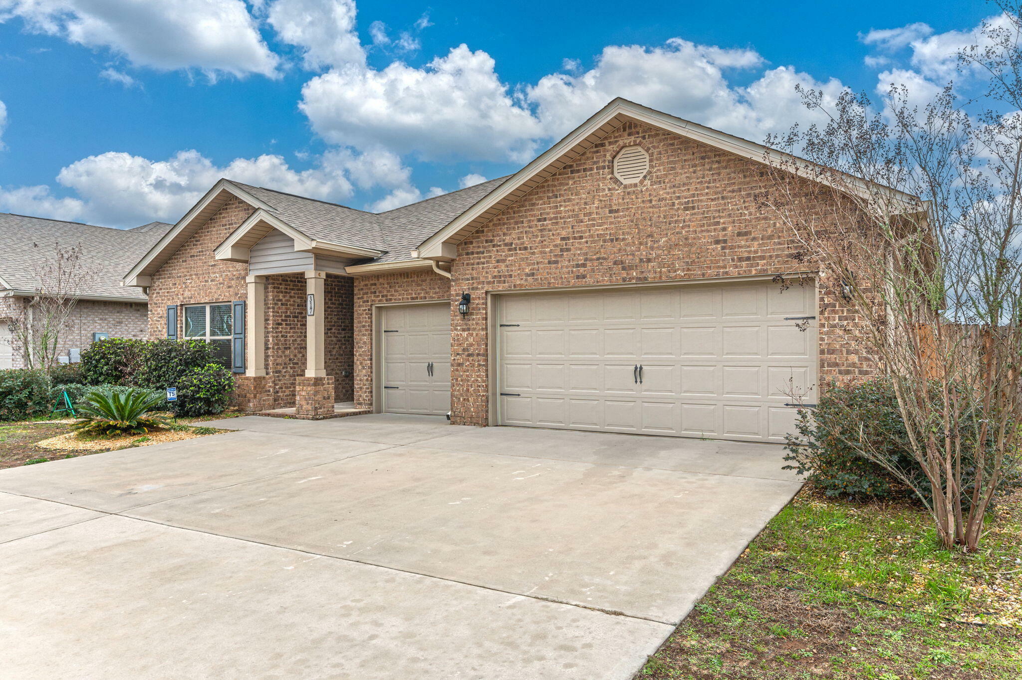 Property Photo:  317 Merlin Court  FL 32539 