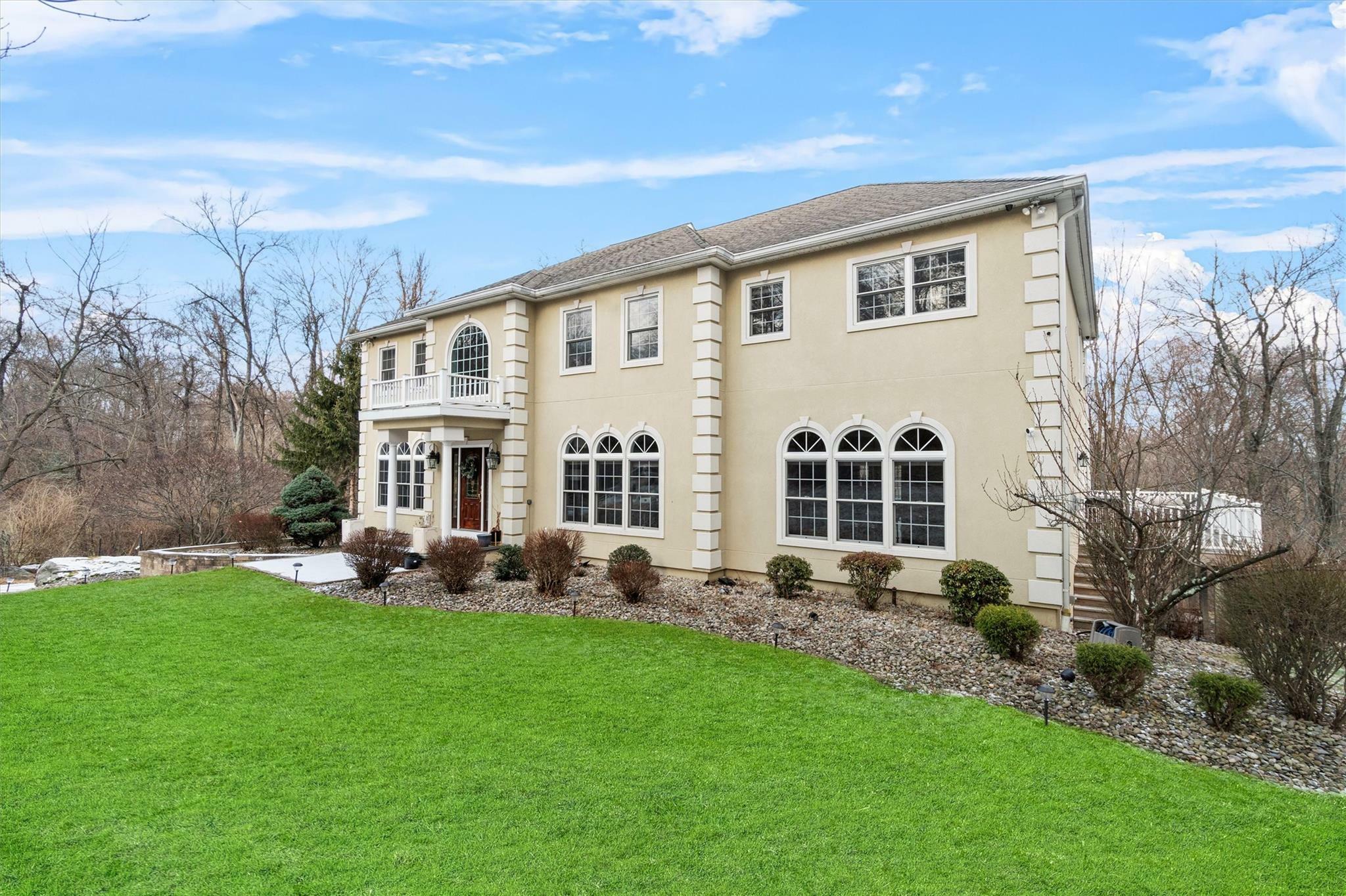 Property Photo:  225 Stonywood Drive  NY 12550 