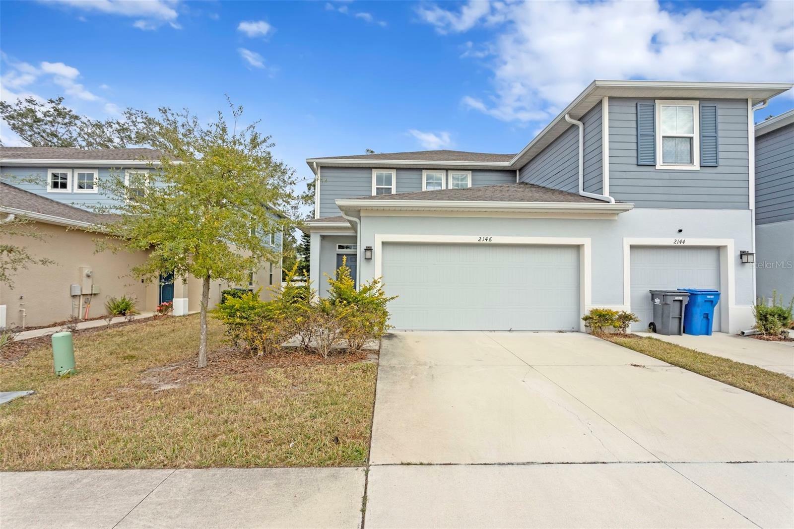 Property Photo:  2146 Laceflower Drive  FL 33510 