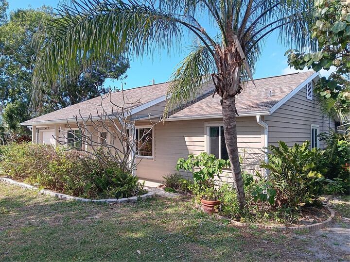601 E Seminole Drive  Venice FL 34293 photo