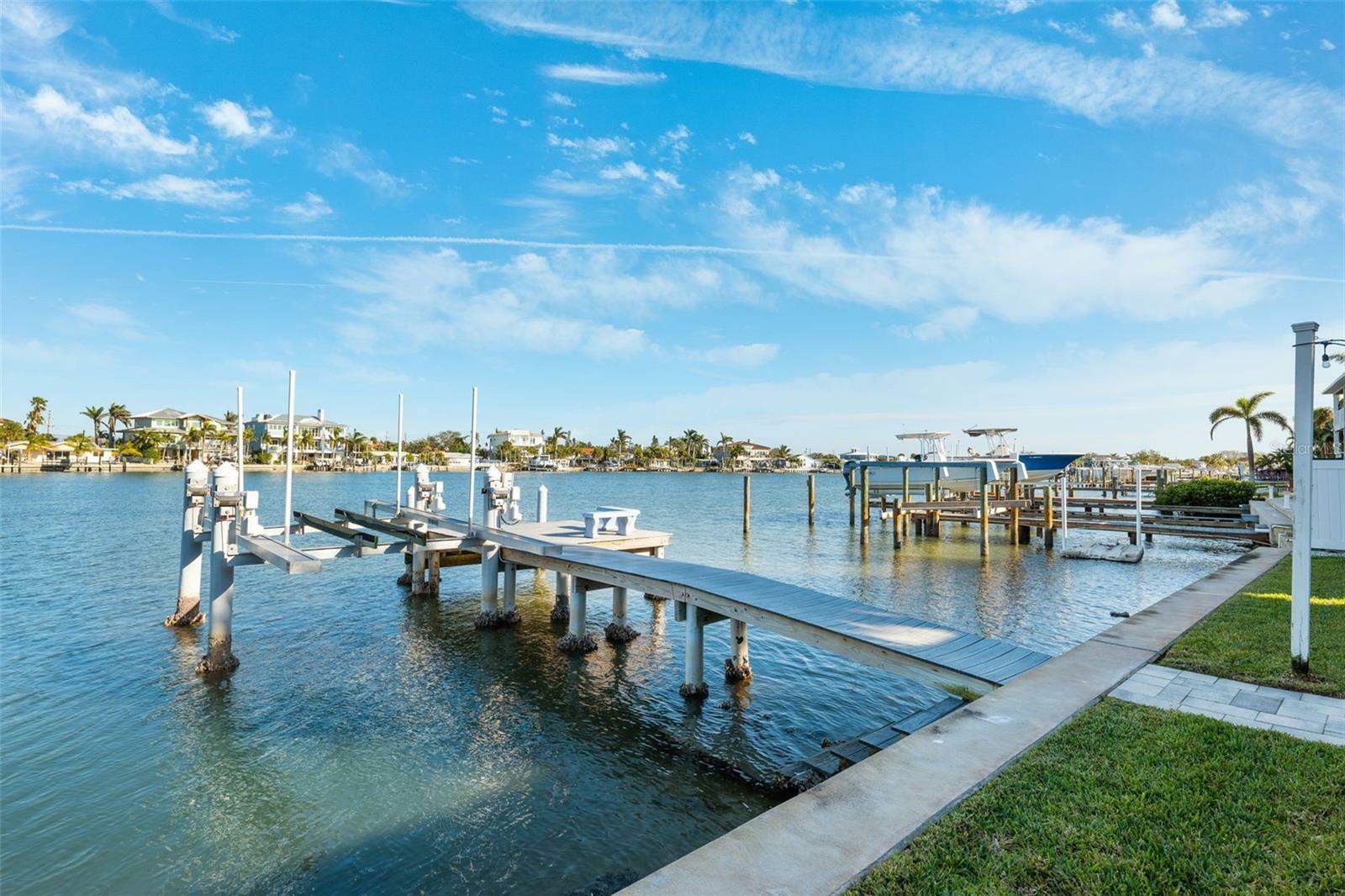 Property Photo: 2601 Bay Boulevard FL 33785