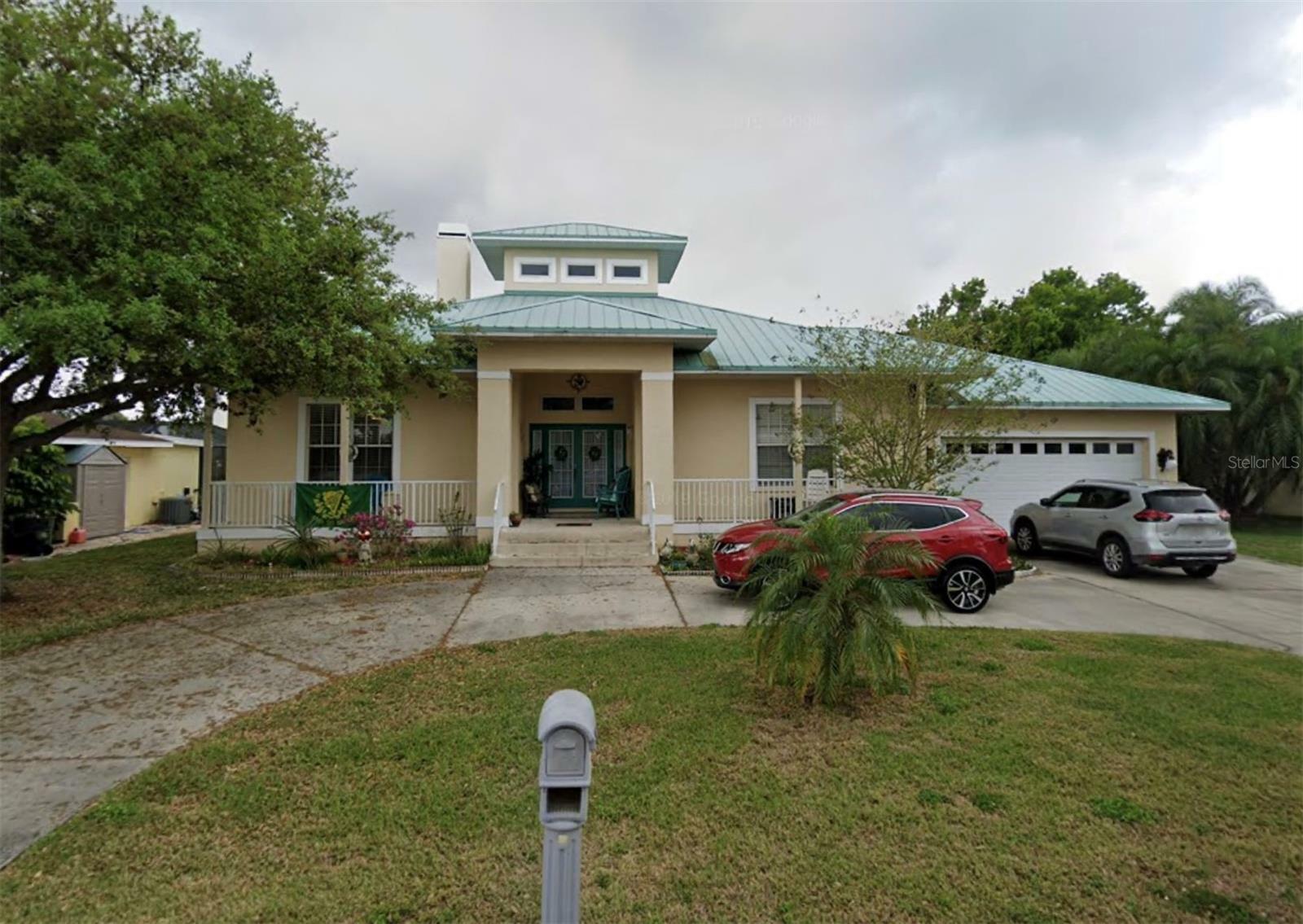 Property Photo:  732 Kingston Court  FL 33572 