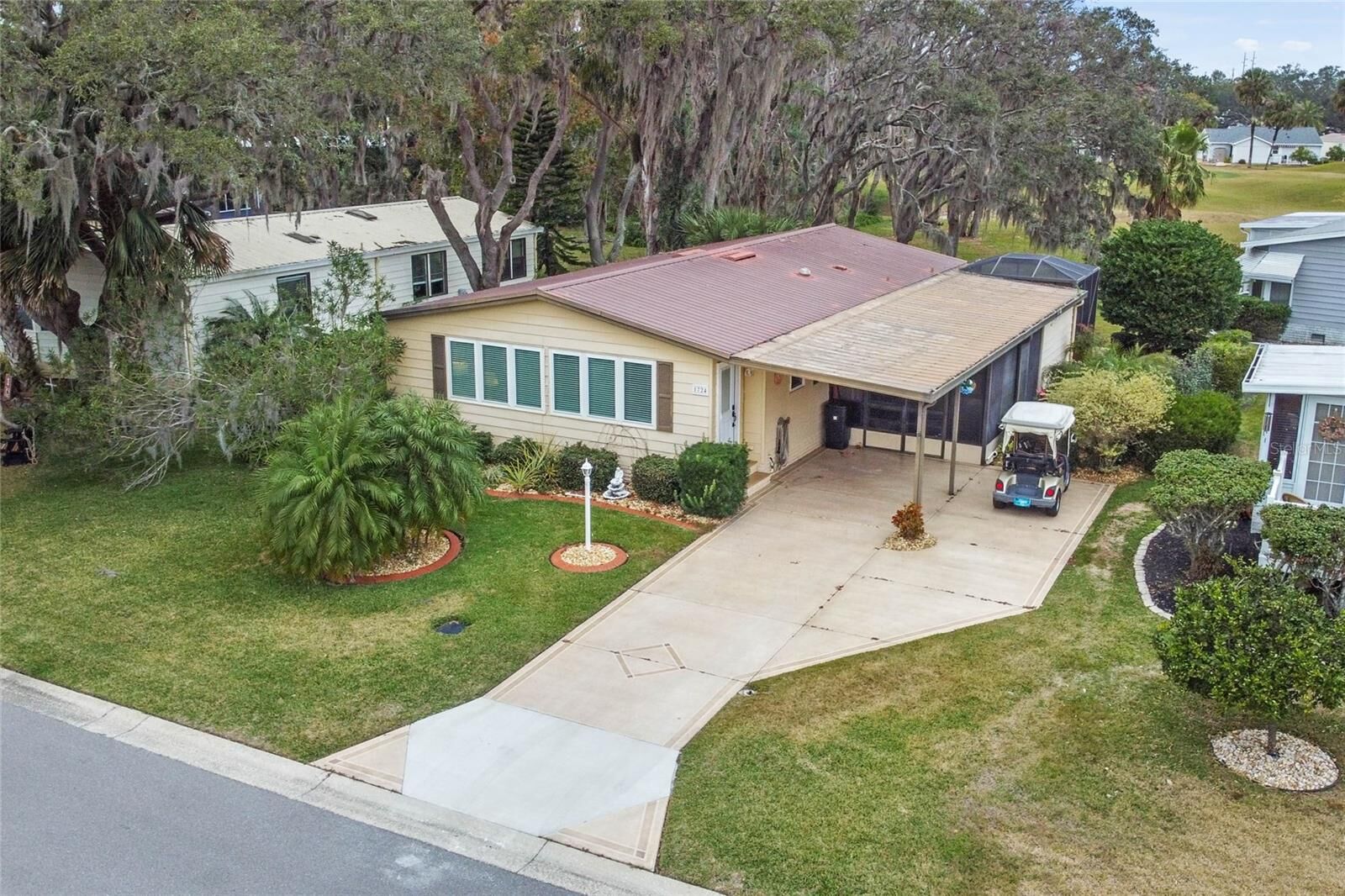 Property Photo: 1724 Magnolia Avenue FL 32159
