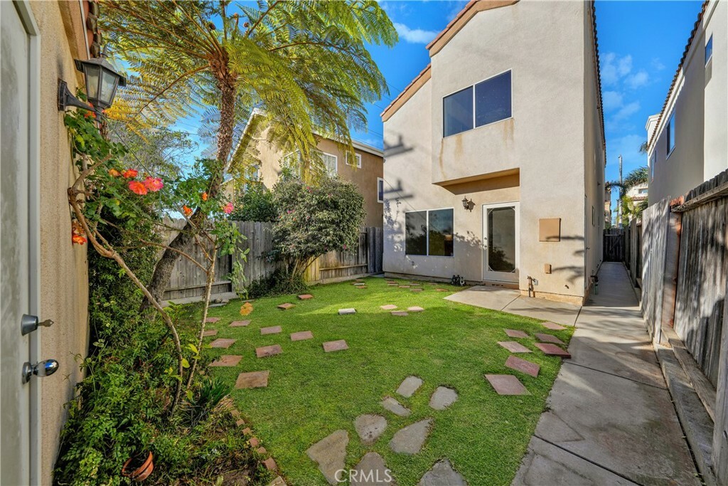 Property Photo:  204 Lincoln Avenue  CA 92648 