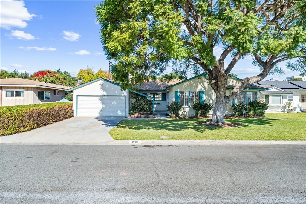 Property Photo:  12111 Bluebell Avenue  CA 92840 