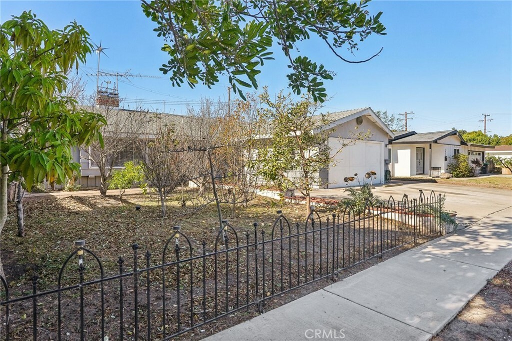 Property Photo:  2433 Littleton Place  CA 92626 