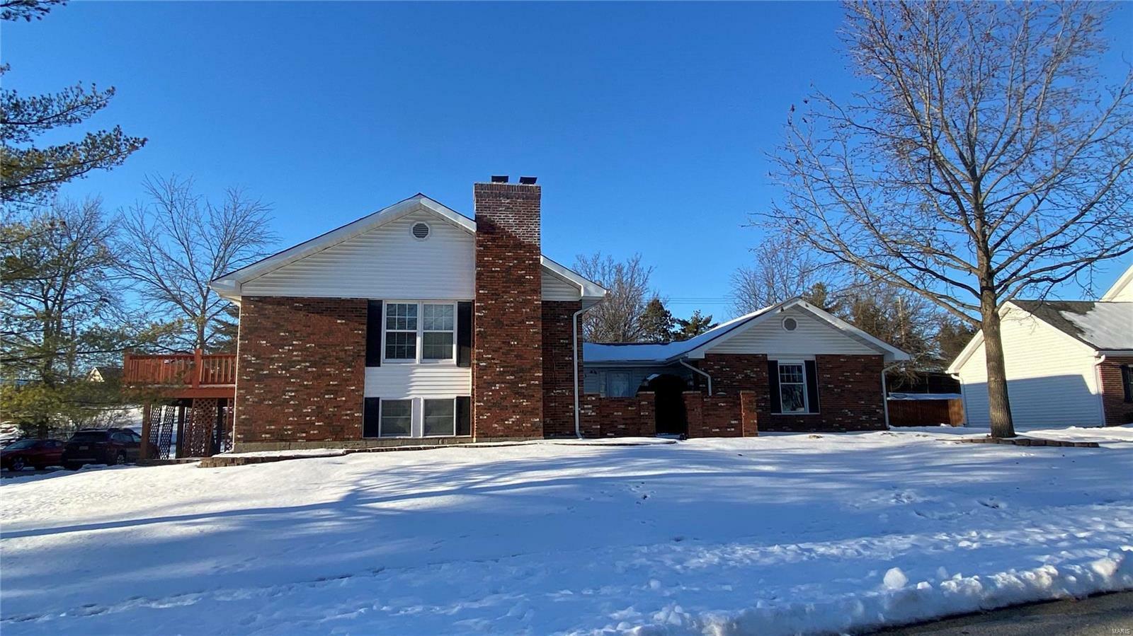 Property Photo:  515 Holshire Way  MO 63011 