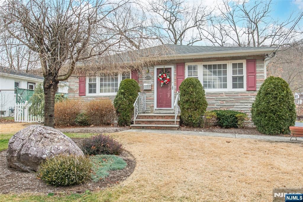 Property Photo:  129 Skyline Lake Drive  NJ 07456 