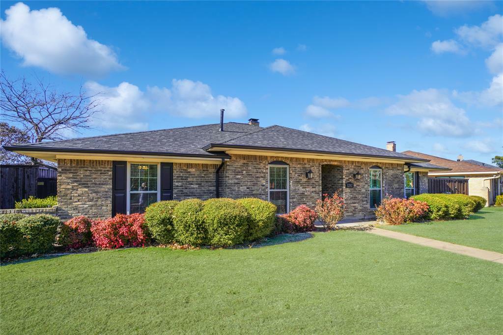 Property Photo:  1202 College Park Boulevard  TX 75081 