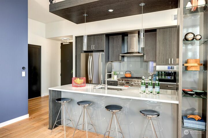 Property Photo:  1321  Seneca Street 401  WA 98101 