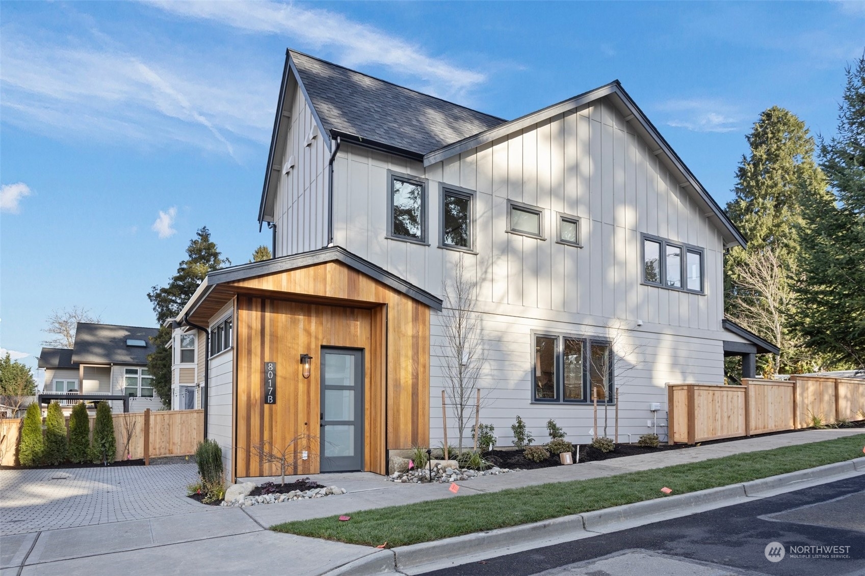 Property Photo: 8017 126th Avenue NE B WA 98033