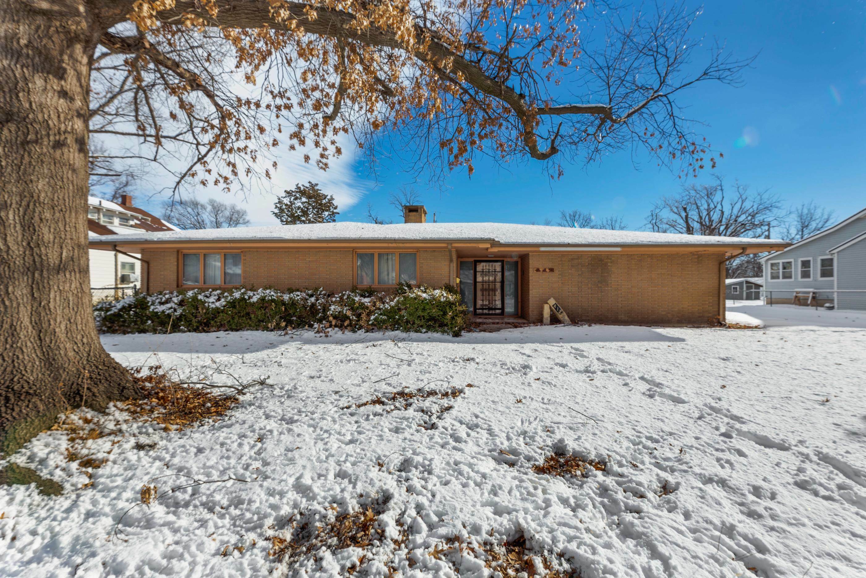 Property Photo:  412 Harvey  KS 67056 