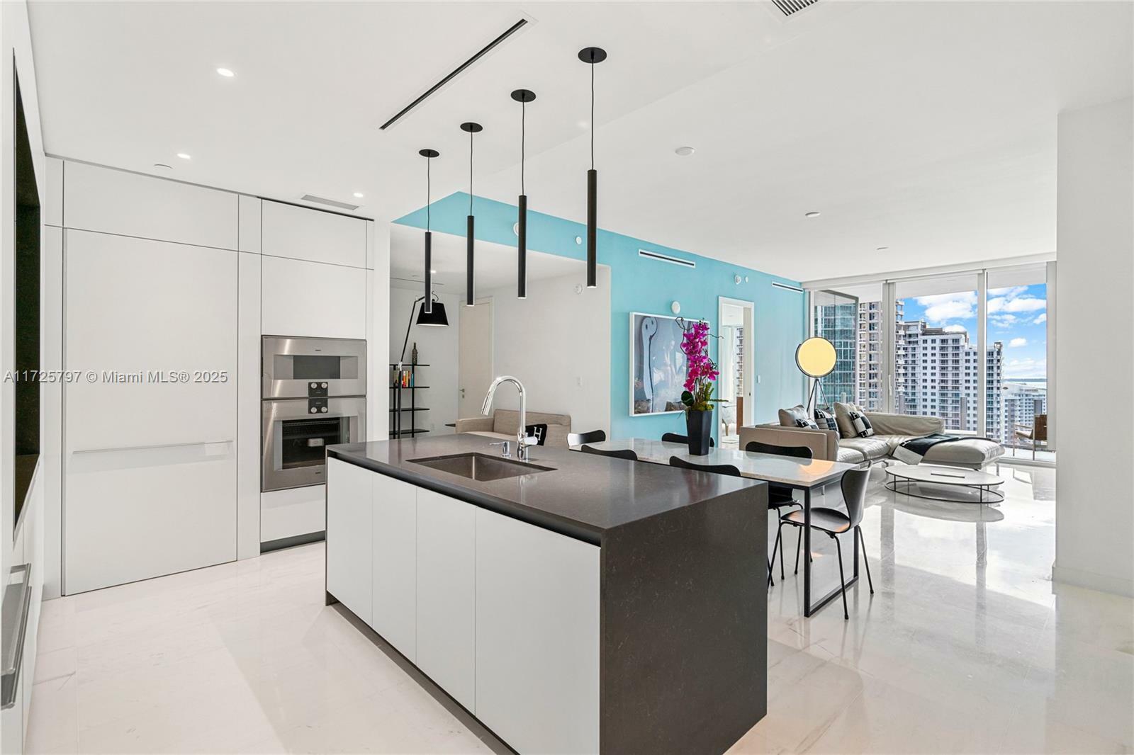 Property Photo:  300 S Biscayne Blvd 2505  FL 33131 