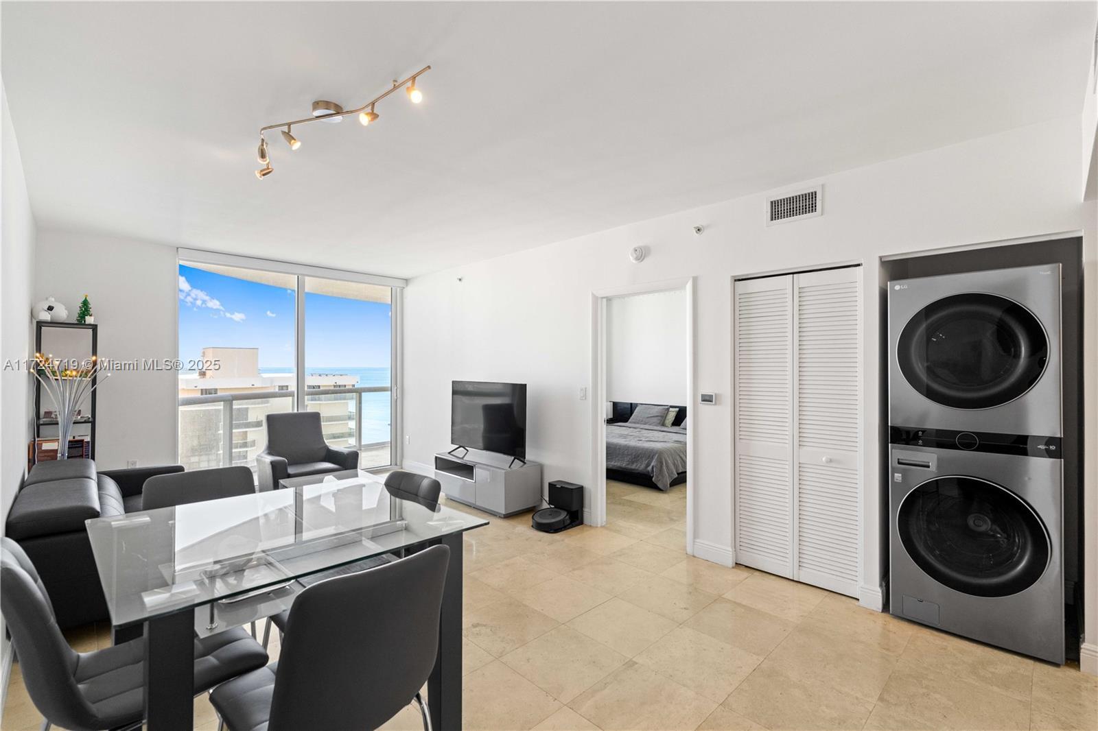 Property Photo: 6365 Collins Ave 1909 FL 33141