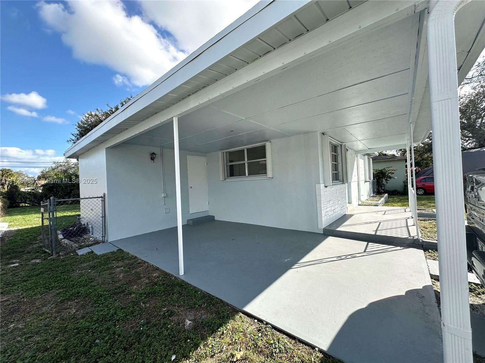 Property Photo:  309 SW 67th Ter  FL 33023 