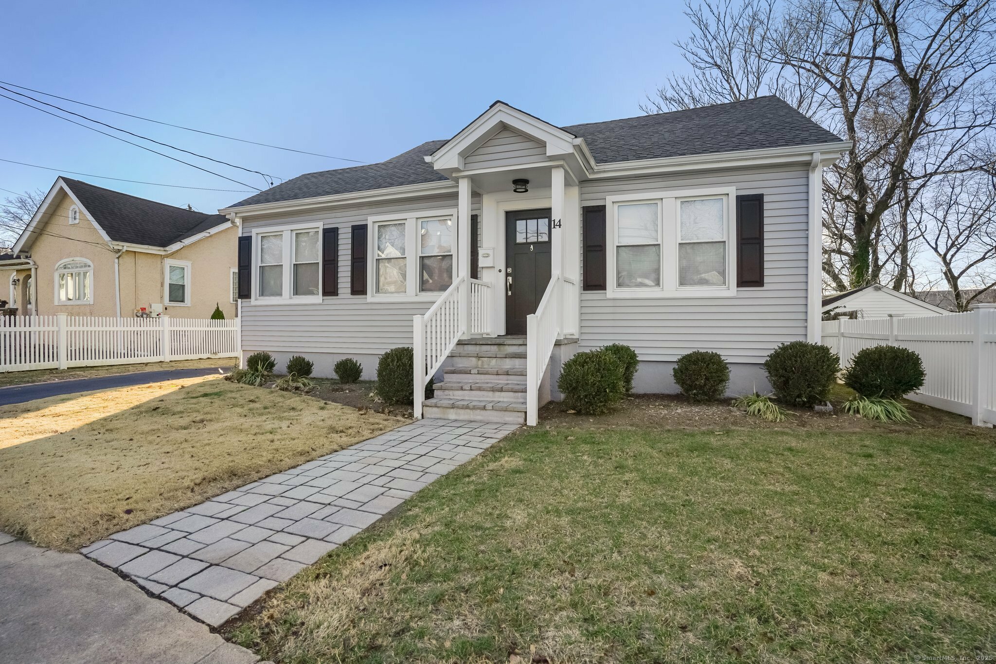 Property Photo:  14 Elton Court  CT 06851 