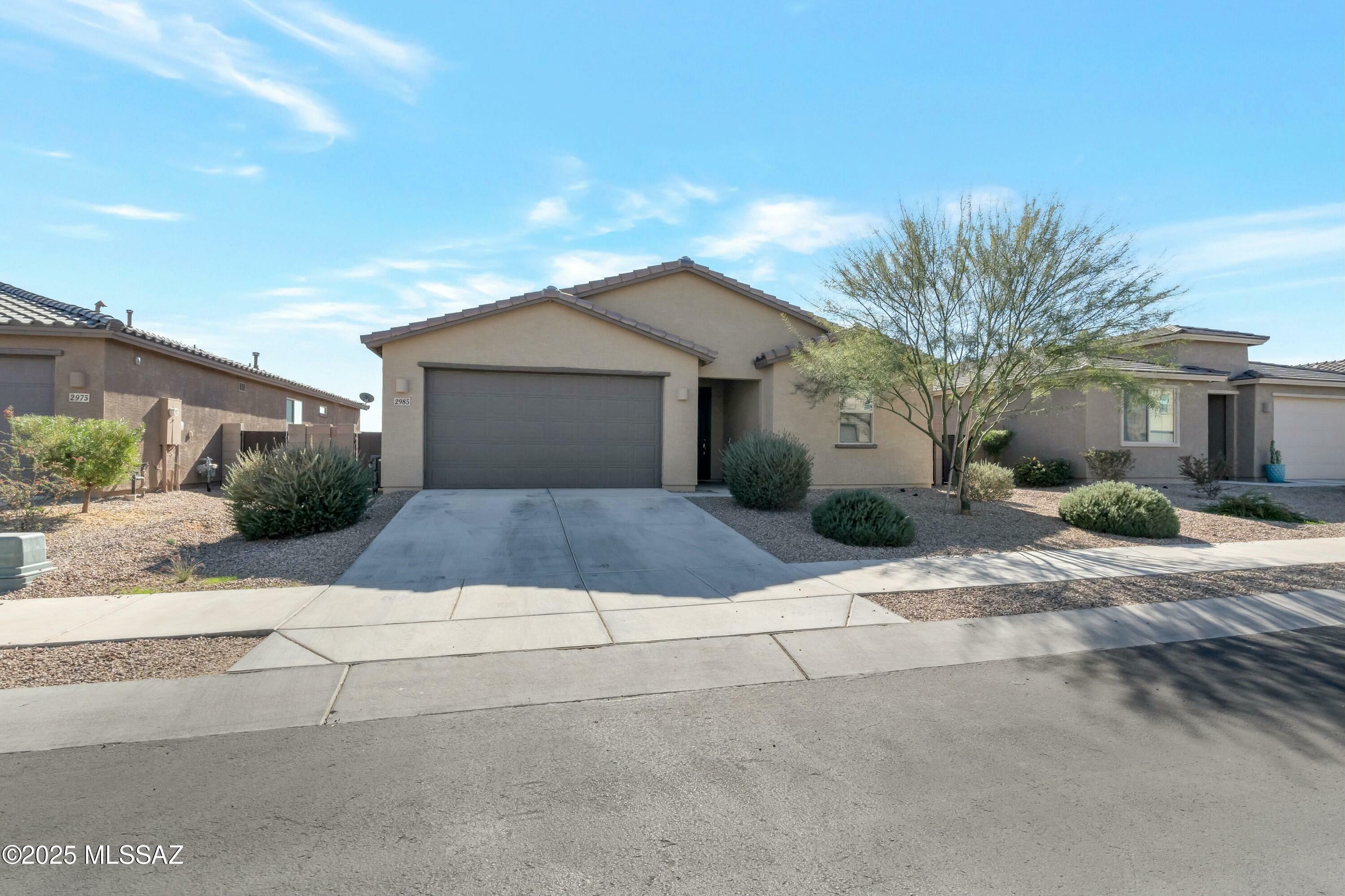 Property Photo:  2985 W Chalfont Drive  AZ 85742 