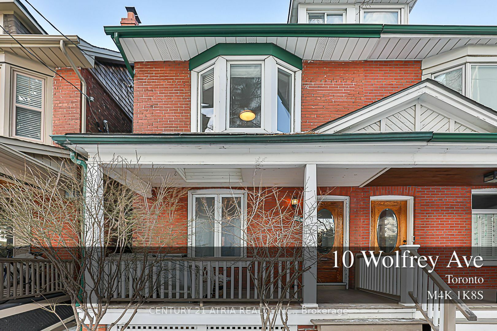 Photo de la propriété:  10 Wolfrey Ave  ON M4K 1K8 