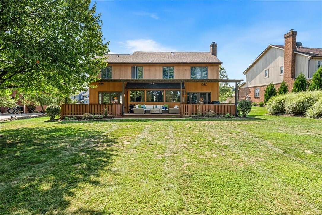 Property Photo:  1183 Windmill Ln  PA 15237 