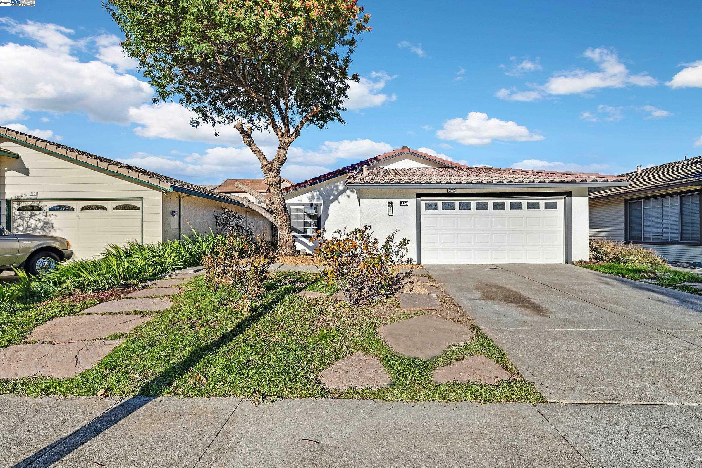 Property Photo:  5772 Bellflower Dr  CA 94560 