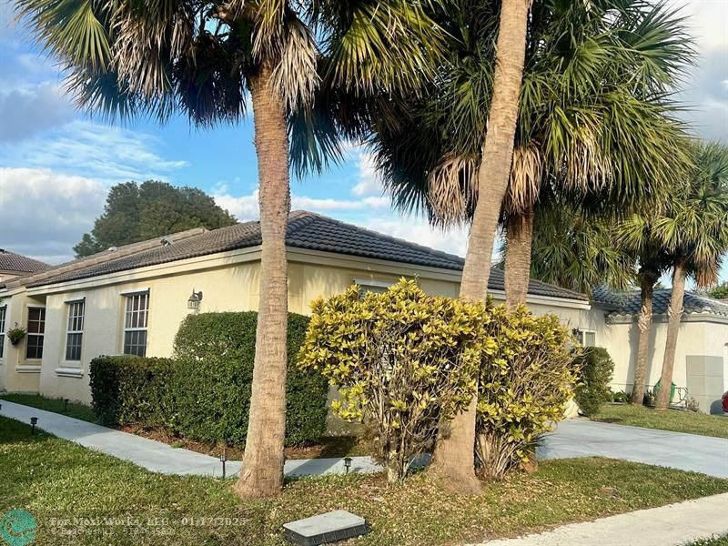 Property Photo:  15827 NW 16th St  FL 33028 