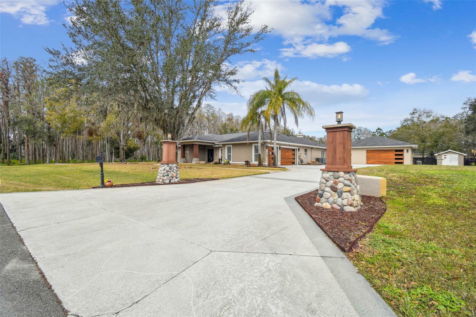 Property Photo: 4825 Scott Road FL 33558