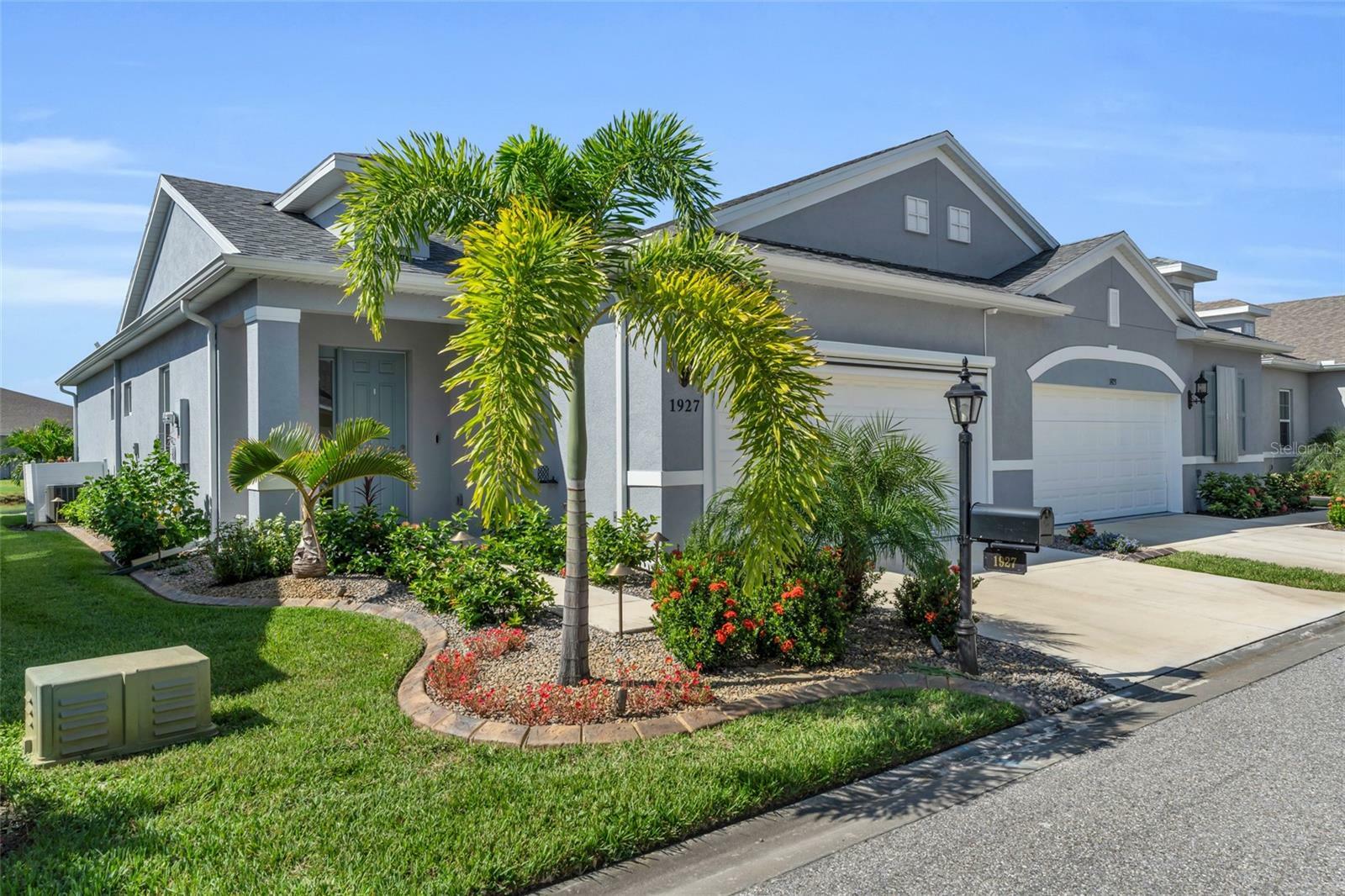 Property Photo:  1927 Nottingham Trail  FL 33980 