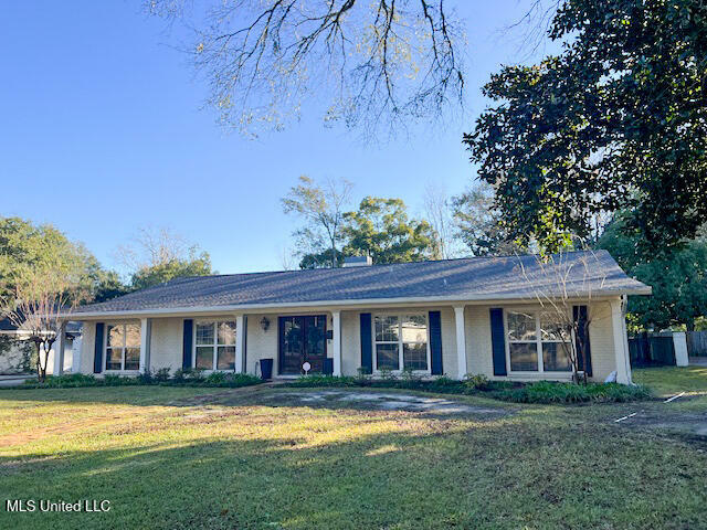 Property Photo:  1014 Eastwood Street  MS 39567 