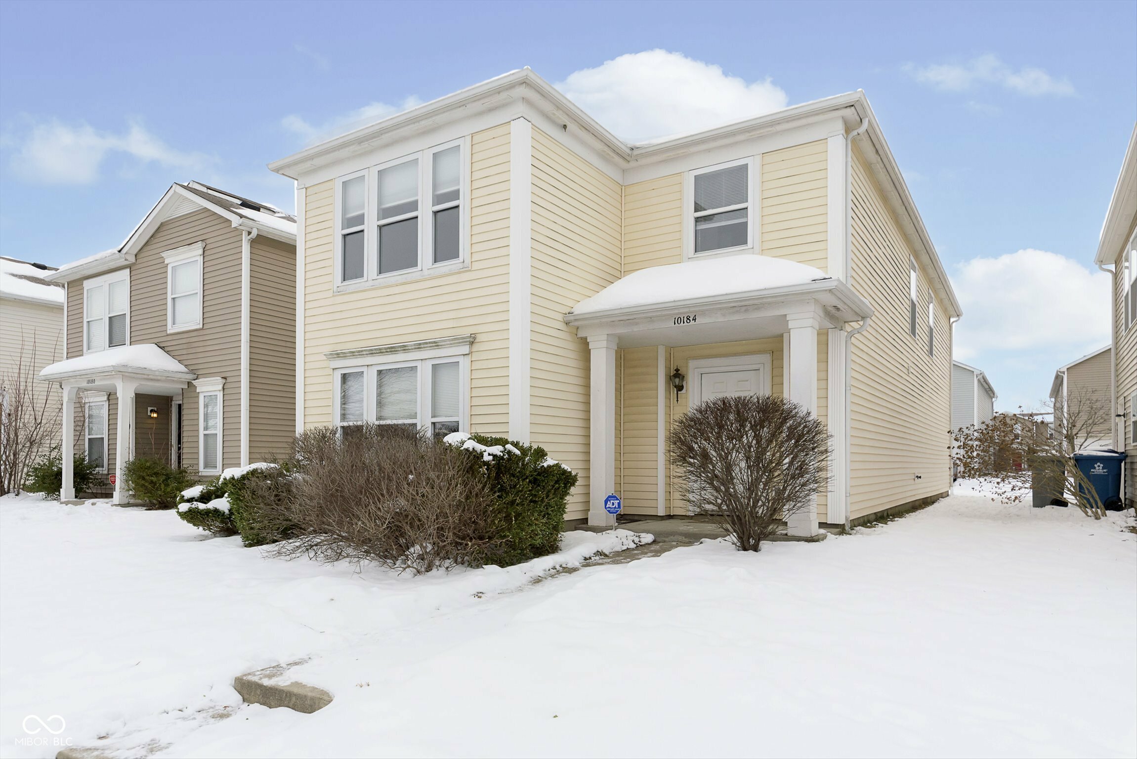 Property Photo:  10184 Cumberland Pointe Boulevard  IN 46060 