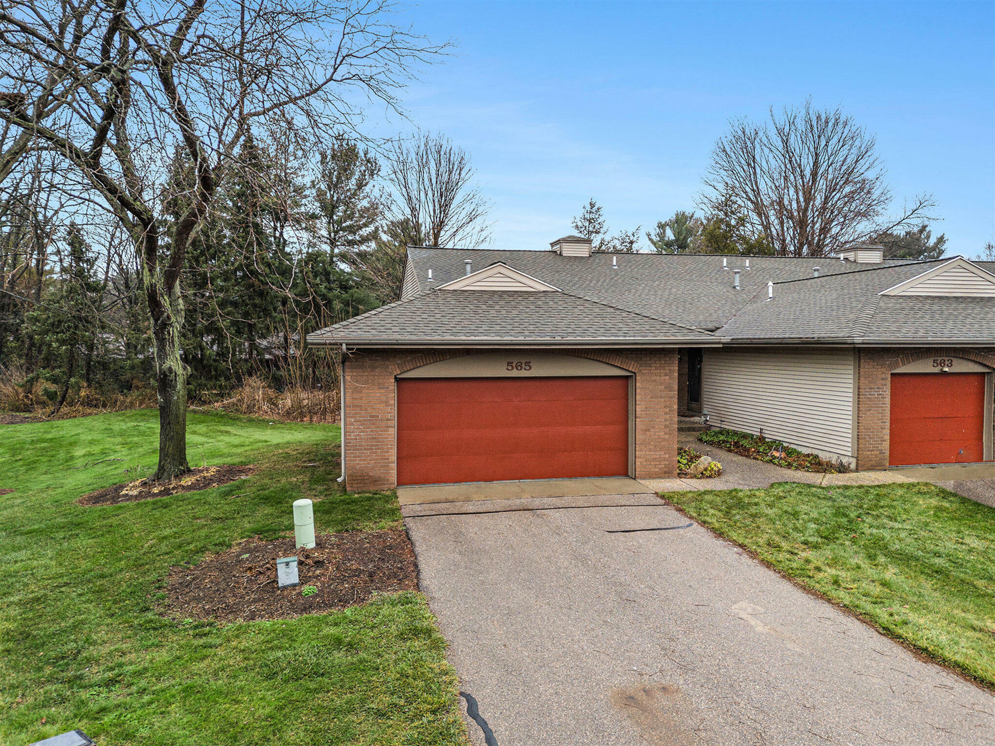 Property Photo:  565 Spring Lane Drive  MI 49423 