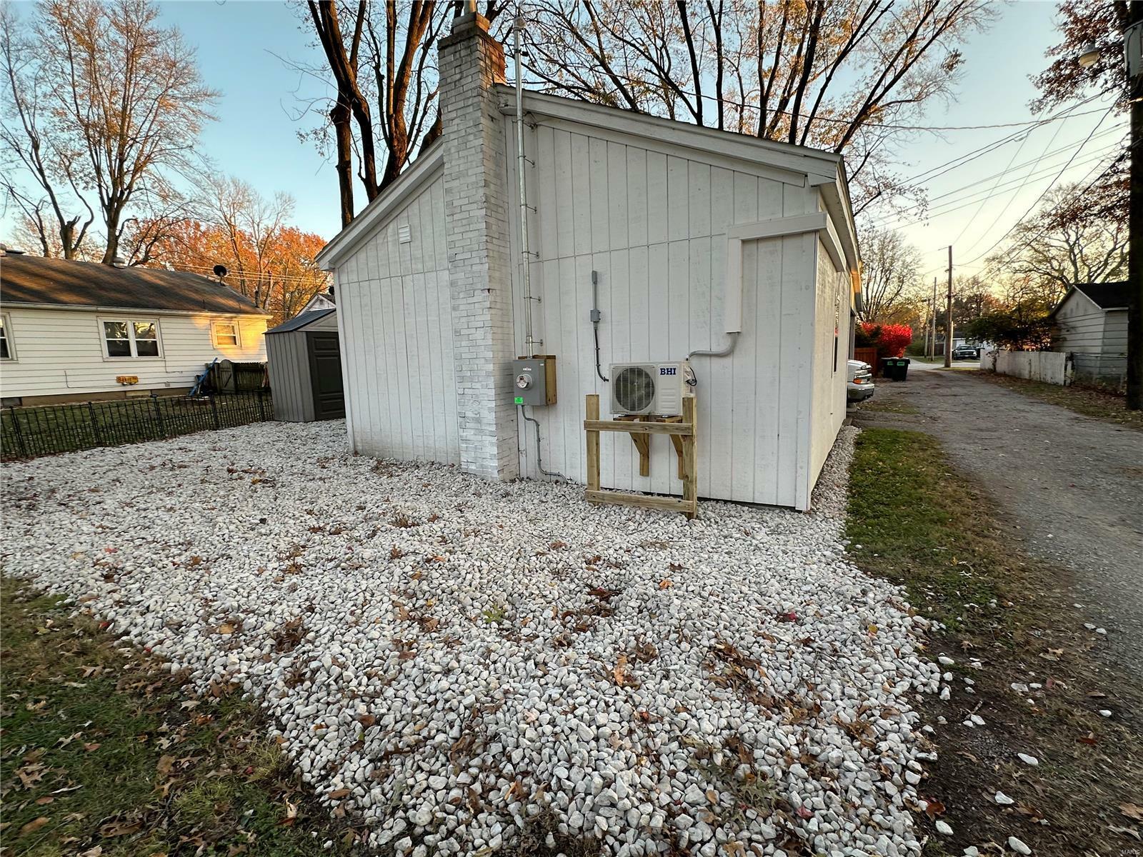 Property Photo:  509 N Jefferson Street Rear  IL 62258 