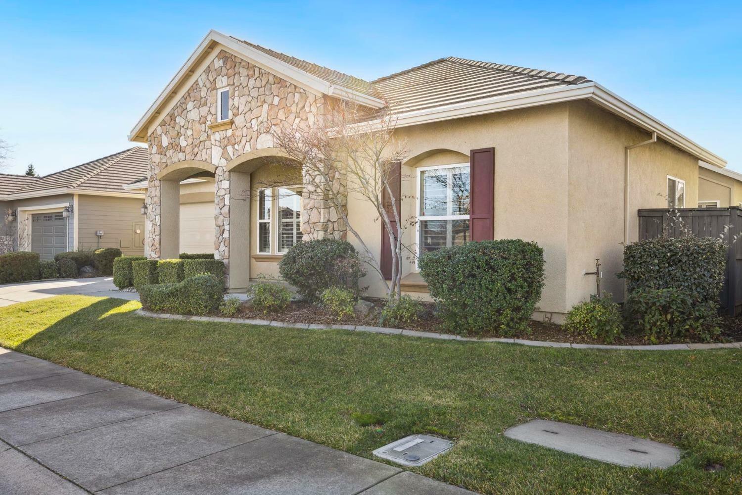 Property Photo:  2724 Ingleton Lane  CA 95835 