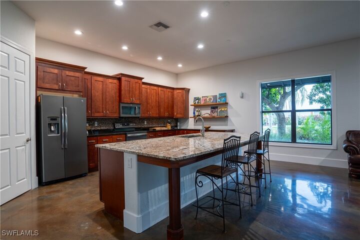 Property Photo:  1561 Lynwood Avenue  FL 33901
