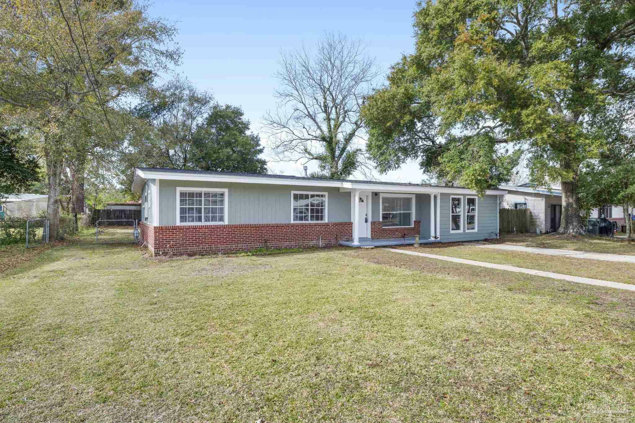 Property Photo:  5373 Ticonderoga St  FL 32570 