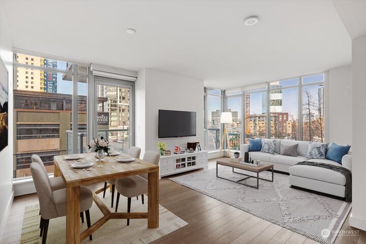 Property Photo: 583 Battery Street 306N WA 98121