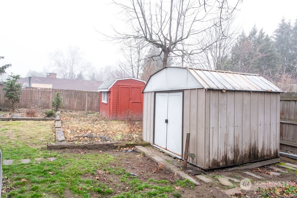 Property Photo: 834 Boyer Avenue WA 99362