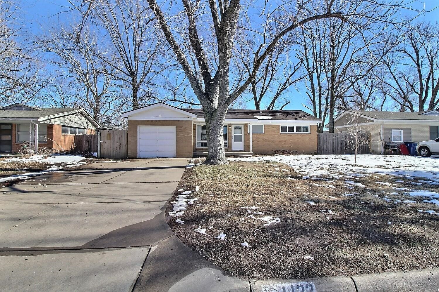 Property Photo:  1122 N Georgie  KS 67037 