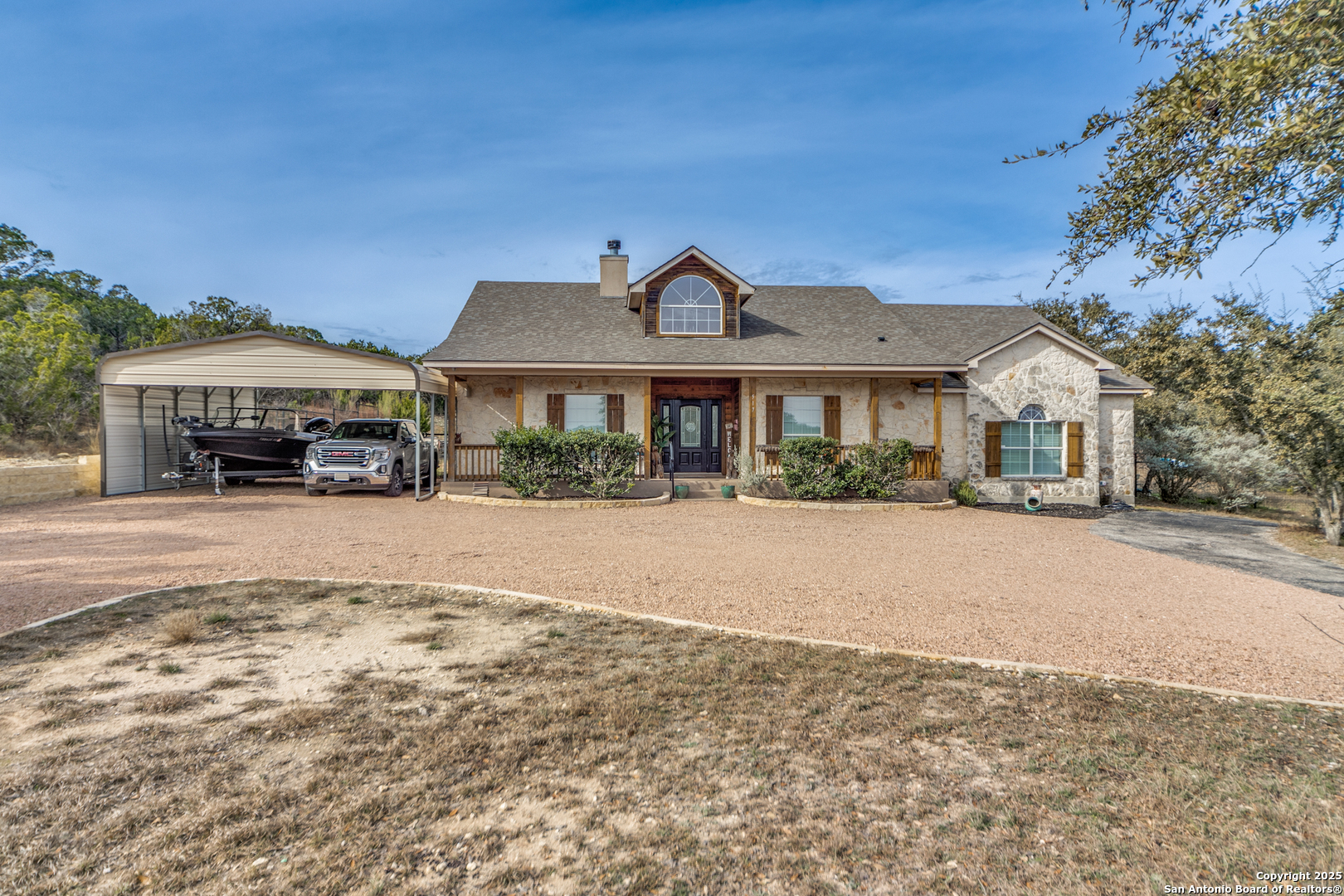 Property Photo:  517 Thoroughbred Ln  TX 78070 