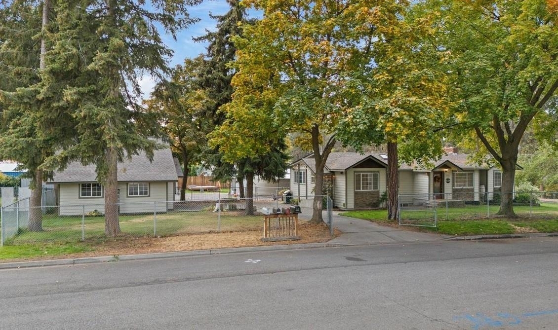 Property Photo:  10004 E 10th Ave  WA 99206 