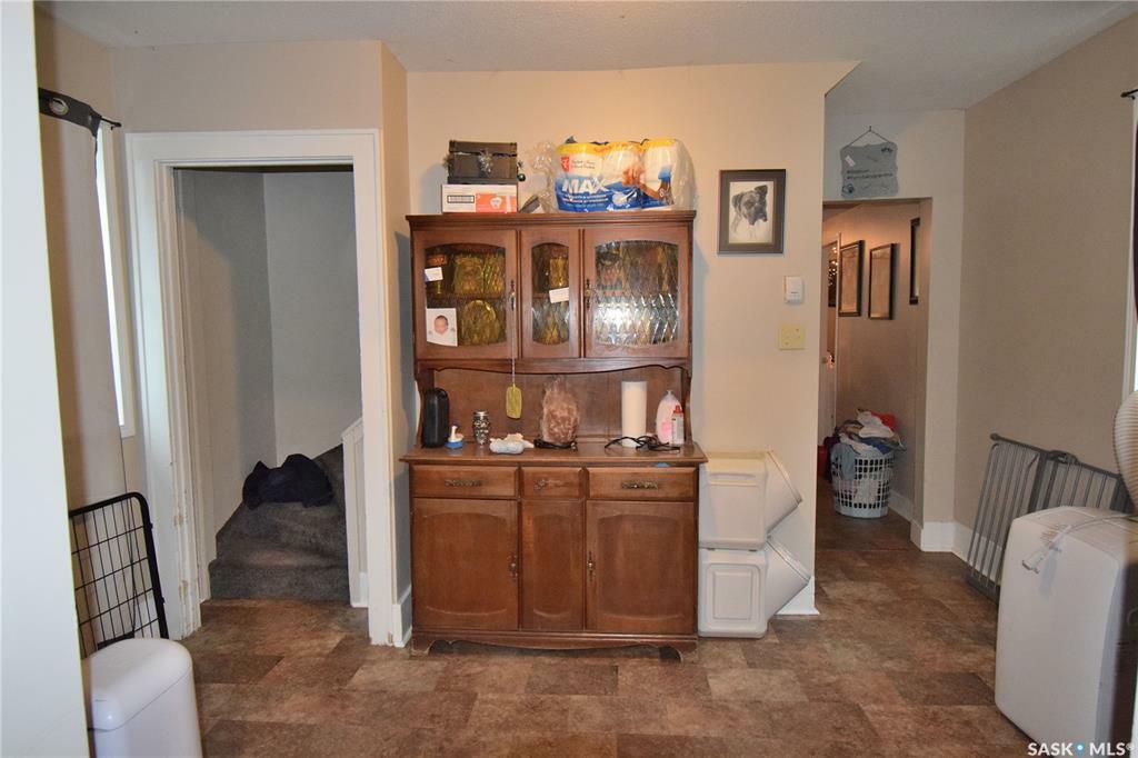 Property Photo:  307 15th Street W  SK S6V 3R1 