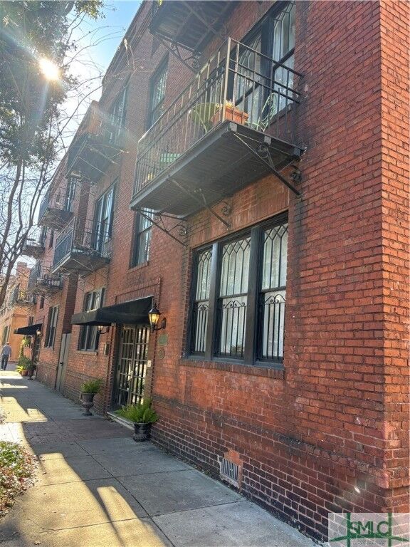 Property Photo:  111 Lincoln Street  GA 31401 