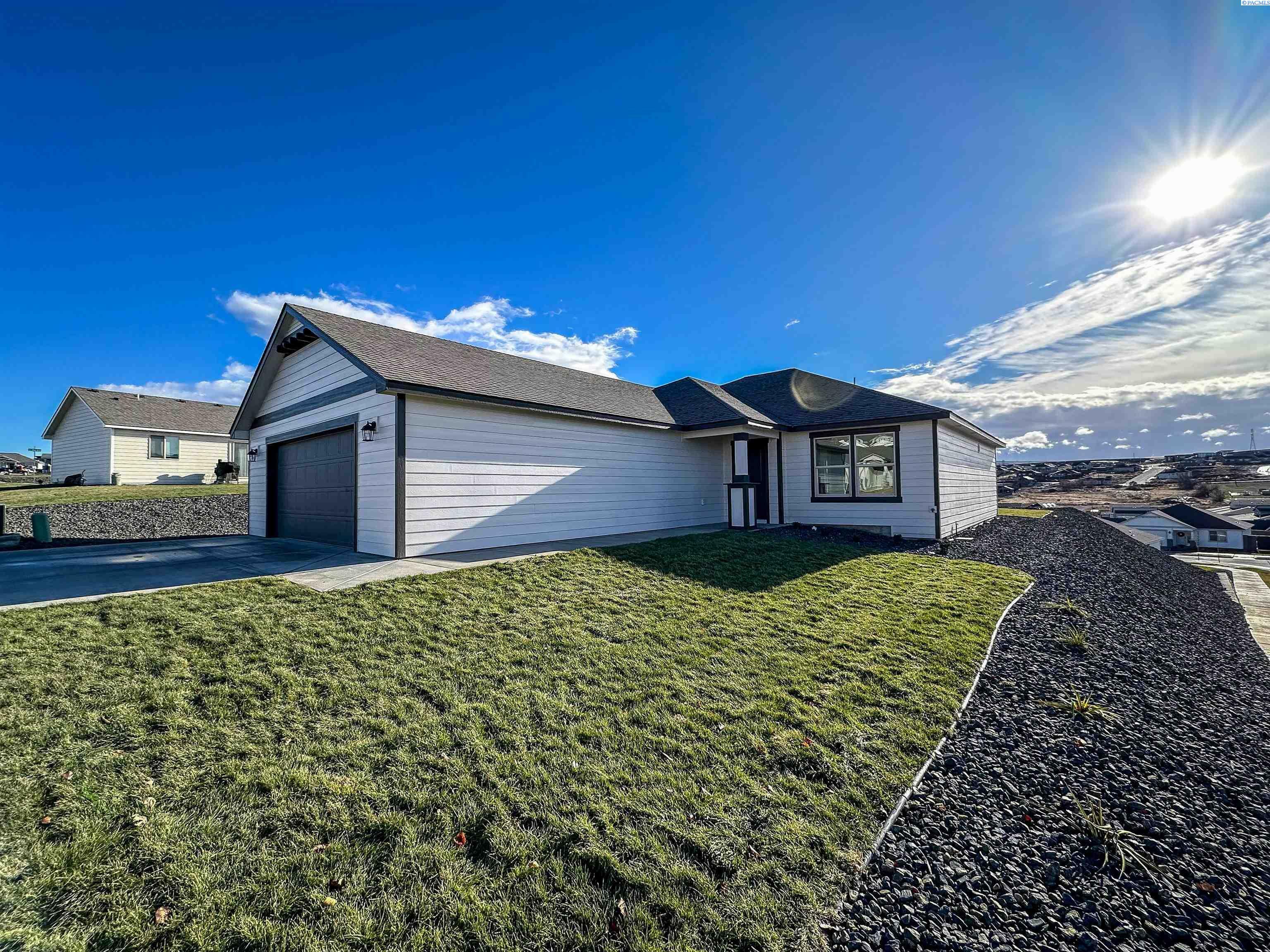 Property Photo:  6163 W 30th Pl  WA 99338 