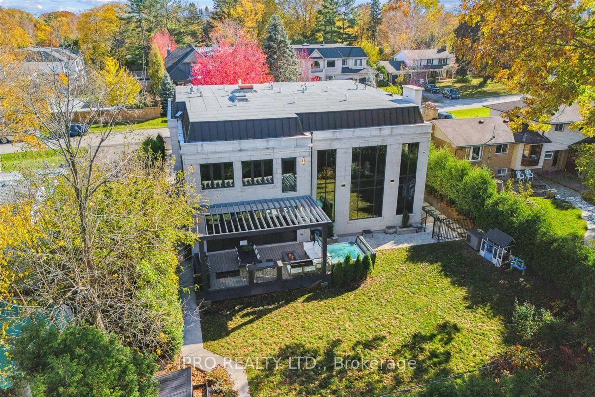 Photo de la propriété:  1453 Seagram Ave S  ON L6L 1W9 