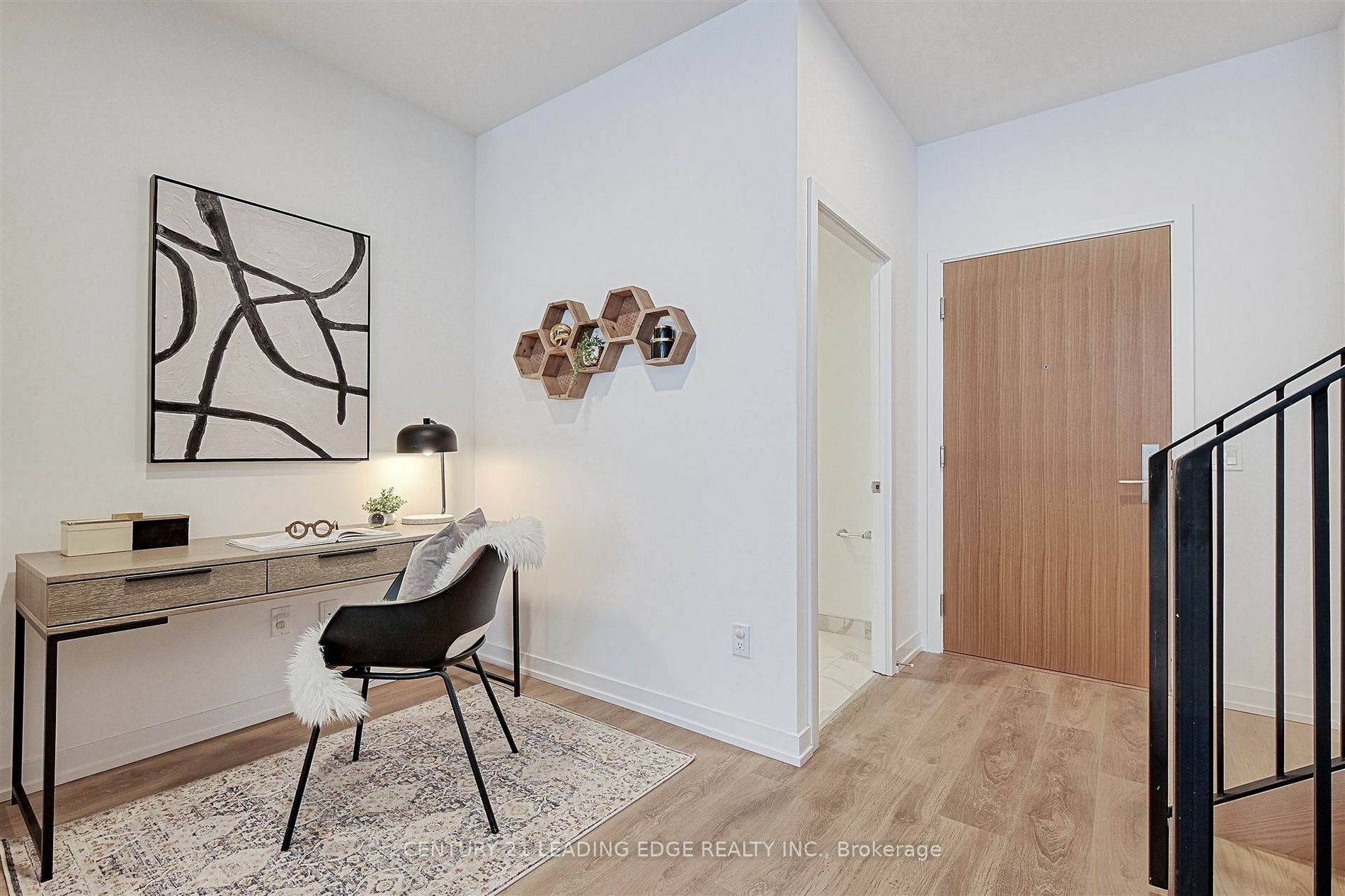 Photo de la propriété:  164 Logan Ave Th127  ON M4M 2N2 