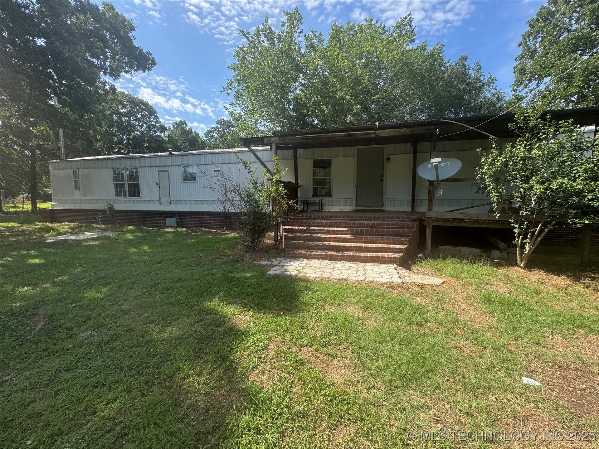 Property Photo: 6935 W 67th Street OK 74126