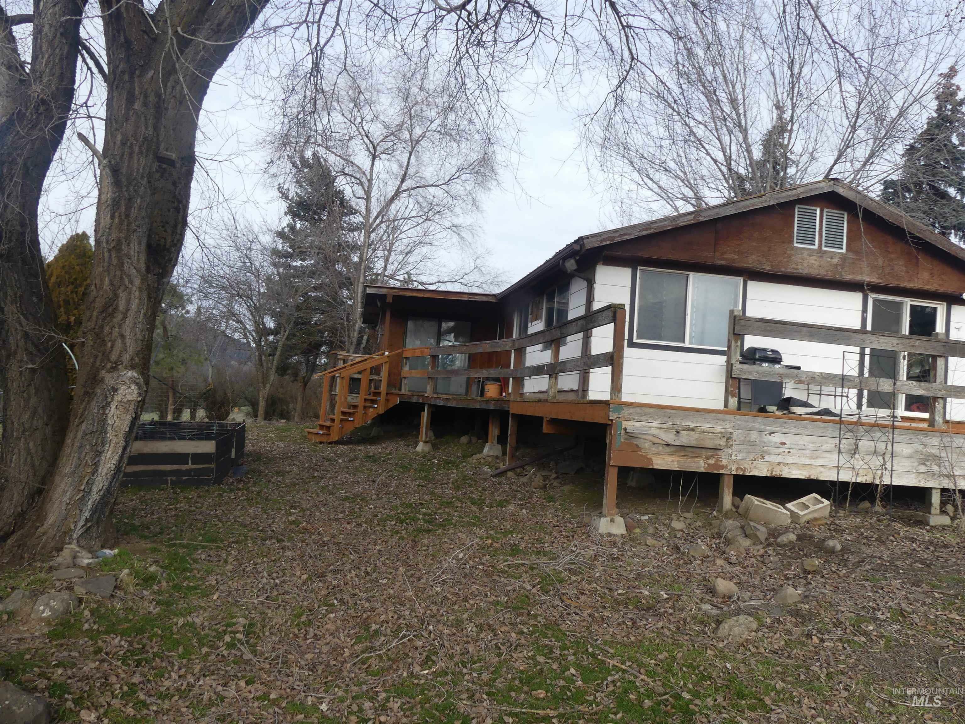 Property Photo: 1227 American Ridge Rd ID 83535